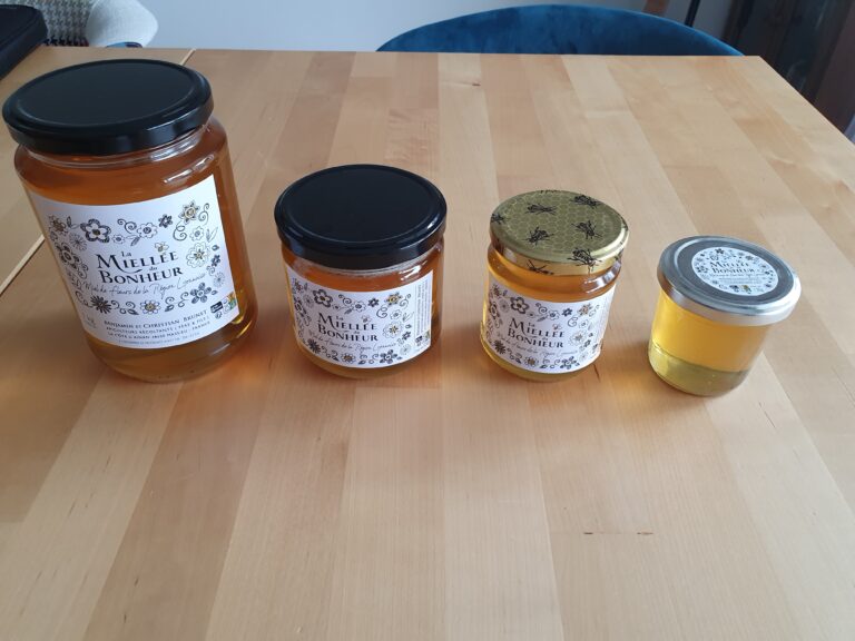 Les différents pots de miel de La Miellée du Bonheur